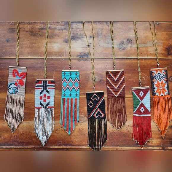 Red Orchid Beaded Tapestry Necklace with Goldtone Chain - Picture 4 of 13